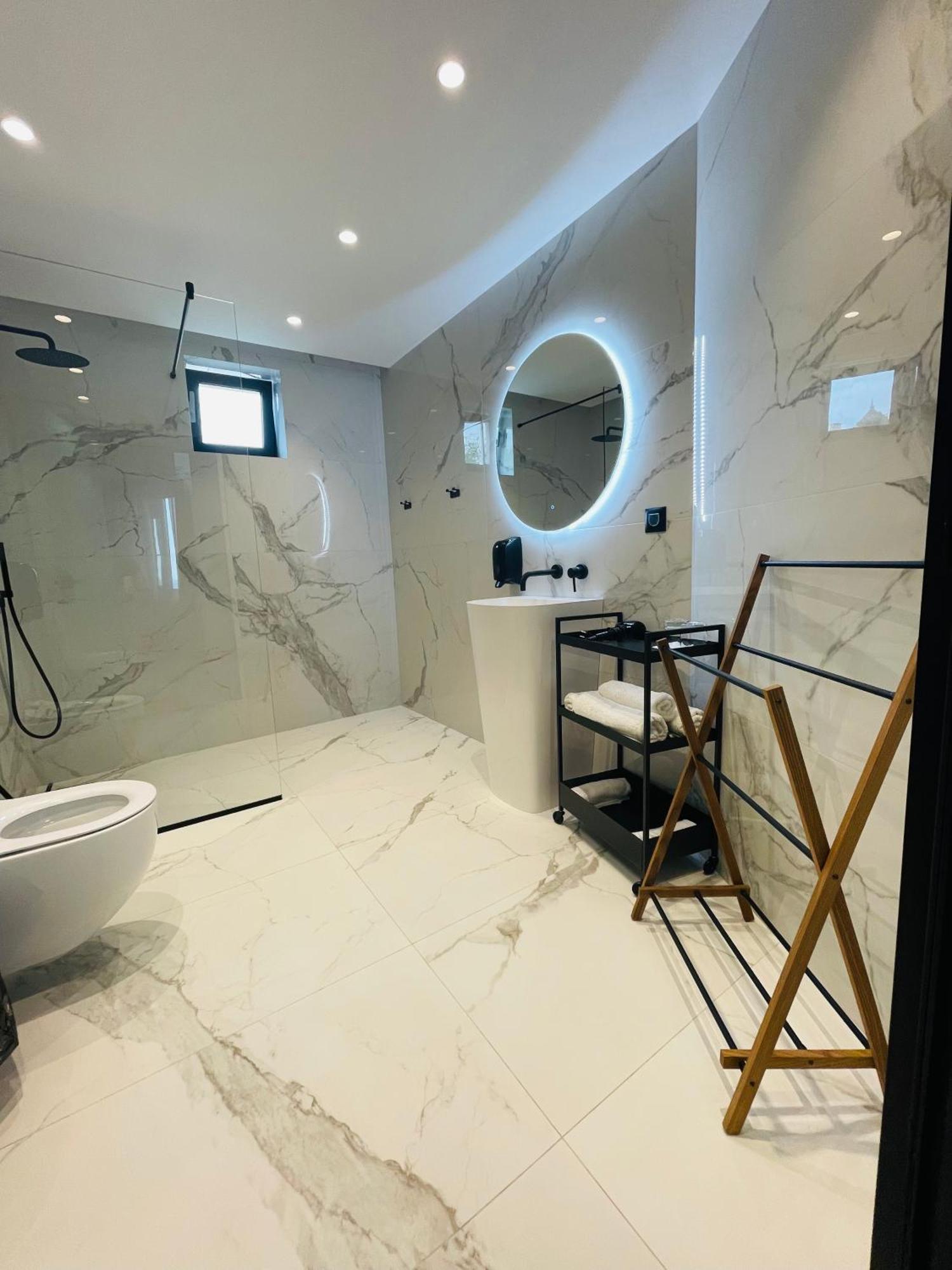 Lotus Luxury Rooms Varna Exterior foto